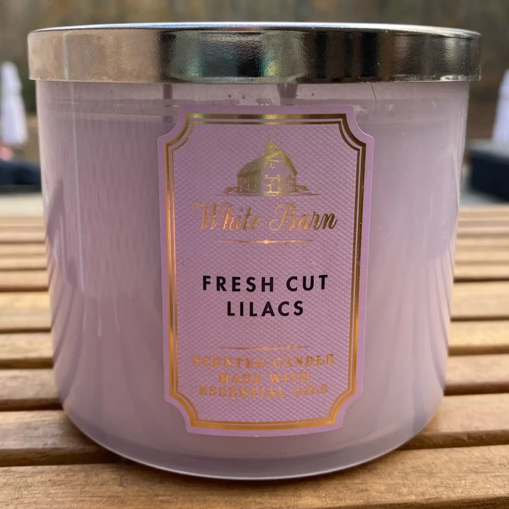 Bath & Body Works Fresh Cut Lilacs 3 Wick Candle